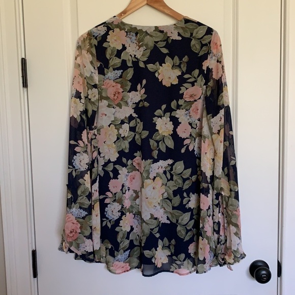 Show Me Your Mumu Women’s Floral Tunic Blouse Top Navy S - Picture 3 of 7